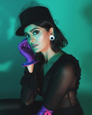 Mandeep Dhillon Instagram - 🖤💜 

@photobookmagazine #photobookmagazine
PhotoBook Editor-In-Chief: Alison Hernon @718blonde
Creative Director: Mike Ruiz + @mikeruiz.one @mikeruizone
Photographer: Sequoia Emmanuelle @sequoiaemmanuelle
Fashion Stylist: Andrew Philip Nguyen @lil_saigon
Hair: René Maldonado Cortez @hairbyrenecortez
Makeup: Tatiyana Elias @tatiyanaelias
Interview: Uno, Contributor, PhotoBook Magazine @uno0717
PR: @42West
