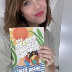Mandy Moore Instagram - Congrats to my sweetest and hardest working pal @keah_maria on book #3 (!!), her first YA fiction. I am in awe of your talent and drive and your vast knowledge of every bit of the pop culture universe. Thanks for keeping me on my toes. 💓 you and everyone grab a copy- perfect summer read!! #thesecretsummerpromise