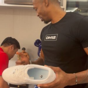 Manny Pacquiao Instagram - Above The Rim! Beyond the boxing ring 🏀🥊 Right here in the Philippines 🇵🇭 Pushing positivity & world peace🙌🏾 Making Smiles happen globally 🗺️This is what it’s about!There is no better feeling than coming together to talk about making things better for people all around the world. Superman 🏀 X Pac-Man 🥊 shoutout to the Filipino Legend @mannypacquiao 
-
-
-
-
#nba #basketball #boxing #legend