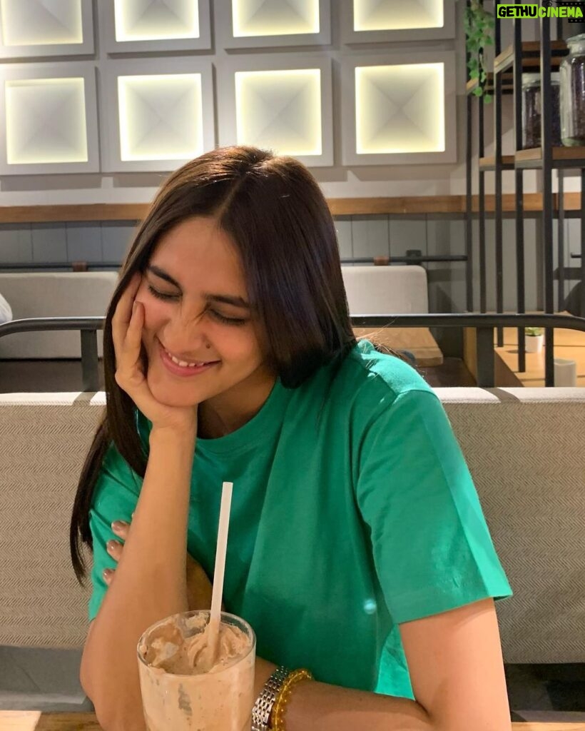 Mansi Taxak Instagram - Can’t tell what’s better the coffee or me🤷🏻‍♀️ #timestalent #coffeeovercardio #thridwavecoffee #instagood #instagram #explorepage #explore #trending Third Wave Coffee