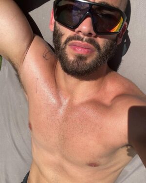 Manuel Turizo Instagram - Domingo de verano pa escuchar 2000