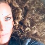 Manuela Lopez Instagram - Bon week-end les loulous 💋#restezprudents 😷