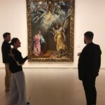Manuela Velasco Instagram - Una carambola de la vida nos juntó para revisar el mito de Lucrecia. Hoy nos volvemos a disfrutar reflexionando sobre qué es la representación en la vida y en el arte a través de la impresionante colección de @santanderfundacion La foto 3 es la viva imagen de mi sentir cuando estoy con @rafaelrvillalobos a quien quiero y admiro, me encanta escucharle y siempre me hace reír. Gracias @bgomezmo y @iankolopez por invitarnos a este viaje, por hacernos preguntas, por animarnos a pensar, a mirar a ver, a sentir. Gracias. #colecciónbancosantander