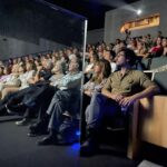 Manuela Velasco Instagram - En Donostia presentando #24SIETE Este pase ha sido muy especial porque la historia nació aquí y ayer en la sala de cine estaban sentados sus protagonistas: las familias, profesionales y menores que forman parte de @redes.afe Contamos esta historia para visibilizar el acogimiento familiar especializado y poner en valor todo lo que están consiguiendo, porque a veces las heridas son tan profundas y complejas que los menores necesitan la atención incondicional de un profesional 24 horas 7 días a la semana para poder sanar y desmontar sus armaduras emocionales. Y a partir de ahí construir. Tener posibilidades, esperanza, futuro. Además celebramos que después de su paso por algunos festivales calificadores que lo han premiado, nuestro corto es candidato a los Goya. Mel, Akram, Víctor, ¡qué inmensa alegría volver a veros! ❤️ Gracias a todxs los que os dedicáis al trabajo social, sois inspiración. #donostia #sansebastian #zinemaldia Donostia _San Sebastián