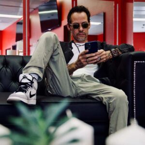 Marc Anthony Instagram - Mi gente! Qué canción de mi discografía es su favorita? Los leo