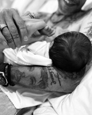 Marc Anthony Instagram - El tiempo de Dios es Perfecto. 
Feliz dia del Padre ❤️

God's timing is always perfect
Happy Father’s Day ♥️