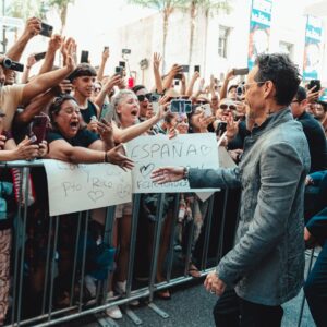 Marc Anthony Instagram - Gracias a todos los que han acompañado a lo largo de los años de mi carrera. Esto es gracias a ustedes! 🙏