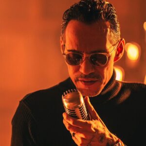 Marc Anthony Instagram - Mi nueva canción ‘Punta Cana’ ya está disponible mi gente! Escúchenla en su plataforma favorita 🔥

Hoy 10 AM EST salimos con el video oficial! 🎥