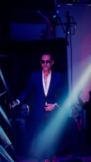 Marc Anthony Instagram - Que bueno poder terminar este año así! 🔥  Gracias mi gente de Paraguay por su calurosa bienvenida. Los llevo en el corazón. Feliz Navidad y Feliz año nuevo para todos!