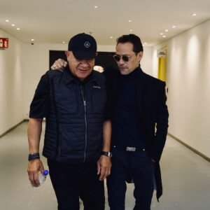 Marc Anthony Instagram - Ultimando detalles para los shows en Mexico 🇲🇽

Mi gente, prepárense para vivir noches inolvidables en el #ViviendoTour #Mexico 🎤

Quiénes van? Dale like si ves tu ciudad en la lista! 🔥