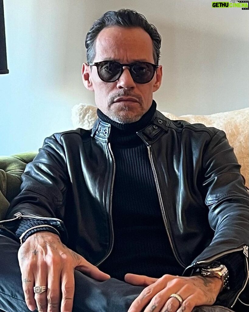 Marc Anthony Instagram - New take on a classic look. Thank you, my brother @davidbeckham . So proud of you. @dbeyewear from here on out.