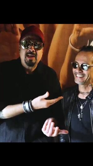 Marc Anthony Instagram - Este 5 de Octubre es un día que quedará en la historia. @pepeaguilar_oficial y yo cantaremos en vivo ‘Ojalá Te Duela’ en los Latin Billboards, y la mejor parte es que por primera vez en la historia podrán verlo en tiempo real aquí en Instagram y Facebook. 🔥 @latinbillboards @telemundo