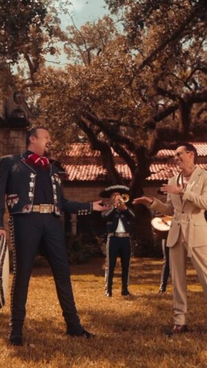 Marc Anthony Instagram - El sonido de mi próxima canción ‘Ojalá Te Duela’ junto a @pepeaguilar_oficial ya puede ser usado en TikTok, Instagram y Shorts. Espero ver todos sus videos usándola 🤳🎶 Y estén pendientes, este 5 de Octubre será el lanzamiento oficial. 🥃🔥