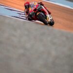 Marc Márquez Instagram - Contento con el pase a la Q2! 🏁 Mañana intentaremos mantener la intensidad en un circuito difícil para nosotros! 💪🏼 Happy to get into to Q2! Tomorrow we’ll try to keep the rhythm in a difficult circuit for us💪🏼 #MM93 #QatarGP #MotoGP Losail International Circuit