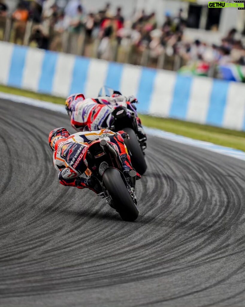 Marc Márquez Instagram - Cambio de planes! Mañana carrera larga... 👀 Change of plans! Tomorrow long race!! 💪🏼 #MM93 #AustralianGP #MotoGP Phillip Island GP Circuit