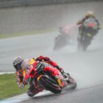 Marc Márquez Instagram - PODIO!!! P.3 🏁Carrera difícil por la lluvia, ¡pero primer podio del año! 💪🏼 PODIUM!!! P.3 ✌🏻🇯🇵Difficult race due to the rain but… first podium of the year!!! #MM93 #MotoGP #JapaneseGP Mobility Resort Motegi