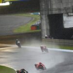 Marc Márquez Instagram - PODIO!!! P.3 🏁Carrera difícil por la lluvia, ¡pero primer podio del año! 💪🏼 PODIUM!!! P.3 ✌🏻🇯🇵Difficult race due to the rain but… first podium of the year!!! #MM93 #MotoGP #JapaneseGP Mobility Resort Motegi