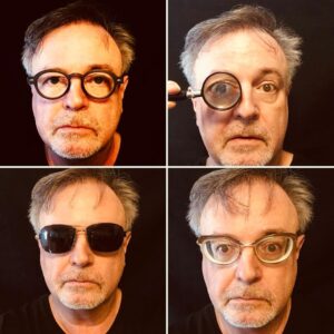 Marcelo Mansfield Instagram - E o fato é que eu não uso oculos … meu ultimo exame de vista deu 88% de visão boa !!!
Mas gosto do design do negócio!!!

#ochiali #fun #design #designer #love #fashion #glasses