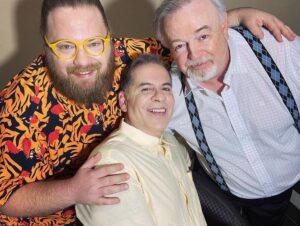 Marcelo Mansfield Instagram - Bastidores de “Uma Advogada Brilhante”… filmagem terminada, cada um pros seus afazeres e ate ja cortei o cabelo e “desbastei” o cavanhaque…. Daqui a pouco ta nas telas !!!

#fun #cinema #comedia #funny #amazing #movie #movies #moviesbackstage