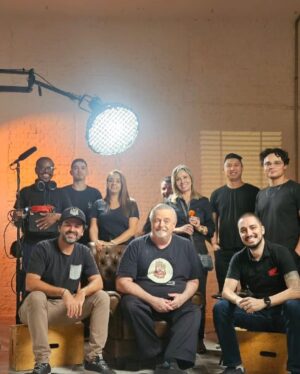 Marcelo Mansfield Instagram - Entregando primeira parte do trabalho com a Honda …. So gente bacaninha na campanha !!!

#honda #gravação #publicidade #filmagem #sucesso