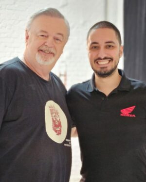 Marcelo Mansfield Instagram - Entregando primeira parte do trabalho com a Honda …. So gente bacaninha na campanha !!!

#honda #gravação #publicidade #filmagem #sucesso