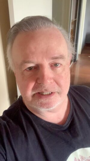 Marcelo Mansfield Instagram - Escritório parte 1 !!!

#fun #ler #escrever #love #canalk #nationalgeographic #amazing #cinearte #cinema