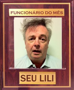 Marcelo Mansfield Instagram - Começou setembro, e Seu Lili virou funcionário desse mes … ja ta puto na primeiro segunda-feira!!!

#fun #funny #love #seulili #euficoputo #ficoputo #amazing #tercainsana