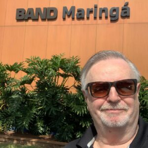 Marcelo Mansfield Instagram - Visitando a Band em Maringá… muito legal encontrar esses amigos !!!

#fun #amazing #bandtv #bandmaringa #entrevista
