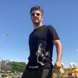 Marco Antonio Caponi Instagram - My Rules

- 7am el mejor momento del día para surfear el pavimento 
- gane tiempo 
- #22 mi guía 

🔇 @bowen.oficial