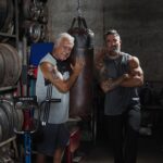 Marcos Mion Instagram - Mionzera e Fagundóla? Nao! Max Machadada e seu pai, Fred Fontana! 🥊 . Hoje foi dia de receber o mestre @antoniofagundes no set do meu filme, MMA - Meu Melhor Amigo. Da pra acreditar? 🤯 . Que honra contracenar com um dos maiores de todos os tempos, que orgulho ter um ator desse tamanho querendo contar essa história junto comigo…aprendi muito hoje! . Na real eu fico buscando o que escrever , mas me faltam palavras!! Eu só quero gritar QUE FODAAAAAAAAAAAA!! 😂😂 Me desculpem gente, mas, como eu ensino pros meus filhos, até o Romeozão sabe, tem horas que só um palavrão mesmo que dá o real significado do sentimento! Hoje tá liberado!😄 . Bem vindo Fred Fontana à vida de Max Machadada!💪🏼 Obrigado Fagundes por tanta generosidade e elegância na profissão e no convívio! 🫶🏼 . ((Fotos @gbfoto.cine ))