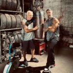 Marcos Mion Instagram - Mionzera e Fagundóla? Nao! Max Machadada e seu pai, Fred Fontana! 🥊 . Hoje foi dia de receber o mestre @antoniofagundes no set do meu filme, MMA - Meu Melhor Amigo. Da pra acreditar? 🤯 . Que honra contracenar com um dos maiores de todos os tempos, que orgulho ter um ator desse tamanho querendo contar essa história junto comigo…aprendi muito hoje! . Na real eu fico buscando o que escrever , mas me faltam palavras!! Eu só quero gritar QUE FODAAAAAAAAAAAA!! 😂😂 Me desculpem gente, mas, como eu ensino pros meus filhos, até o Romeozão sabe, tem horas que só um palavrão mesmo que dá o real significado do sentimento! Hoje tá liberado!😄 . Bem vindo Fred Fontana à vida de Max Machadada!💪🏼 Obrigado Fagundes por tanta generosidade e elegância na profissão e no convívio! 🫶🏼 . ((Fotos @gbfoto.cine ))