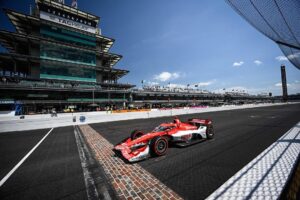 Marcus Ericsson Instagram - P17➡️P10 in yesterdays race at @indianapolismotorspeedway . Did some good overtakes and felt like we had pace for more. But difficult to make it to the front when starting so far back on this track. 

Congrats @scottdixon9 on the W 👏🏻👑 

#ME8 #INDYCAR 

@huskiicespritz 
@chipganassiracing 
@hondaracing_hpd