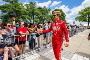 Marcus Ericsson Instagram - P17➡️P10 in yesterdays race at @indianapolismotorspeedway . Did some good overtakes and felt like we had pace for more. But difficult to make it to the front when starting so far back on this track. 

Congrats @scottdixon9 on the W 👏🏻👑 

#ME8 #INDYCAR 

@huskiicespritz 
@chipganassiracing 
@hondaracing_hpd