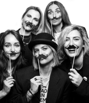 Marek Adamczyk Instagram - MAREK ADAMCZYK, RUTH SARISKA, MICHAELA HAVOVA, LAVRS (a hell good company) JAN ZAMPA & SEBASTIAN URBANEC for  MOVEMBER 2023 @movember_cz #campaign #muziprotirakovine #prevence #portret @marekadamczyk_cz @ruthyshoty @misa_ribalova @seeaabass @lavrs.cz @honzazampa_eddiestoilow #supportedmovember