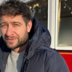 Marek Němec Instagram - Jsem klasický rychlonávštěvník prodejen oblečení.Vezmu a jdu. A v @marksandspencerczechrepublic to jde snadno.Funkční,spolehlivý a v tomto čase hřejivý kousky na vás číhají na každém štendru.Pro každého,kdo jen “probíhá”, je tu něco,co ocení. Svetry mají krásný,nic zženštělého! #spoluprace#marksandspencerczechrepublic #winterstyle #zimniinspirace