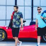 Marek Němec Instagram - Děkujeme Divadlu Kalíšek v Kopytovicích za pozitivní reakce na naši ekonomickou dílničku: Jak ušetřit v kultuře! Tlačenka byla výborná. Jedeme dál. Kolegovi @stepankozub_official děkujeme za zapůjčení jeho kartonové celotělové podobizny. #pomahametemerzdarma