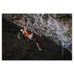 Margo Hayes Instagram - daydreaming of unfinished business 🤎 photo by lovely @tarakerzhner @thenorthface @thenorthface_climb @petzl_official @lasportivana @frictionlabs