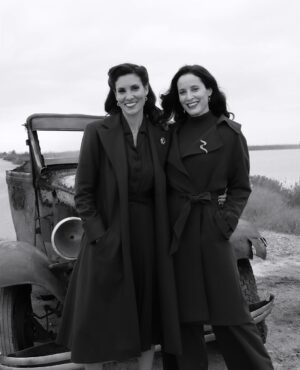 Maria João Bastos Instagram - Rose e Maria João! Estas duas espias  juntas de novo!! Como será este reencontro? 

Minha querida @danielaruah é sempre tão bom estarmos juntas, já estou cheia de saudades ♥️ LY

#espia #segundatemporada #serie #ficção #portuguesa #personagens #vidadeactriz #segundaguerramundial #ukbar #espiat2 #misterio #adrenalina #guerra #acção #espionagem #segredos