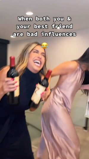 Maria João Bastos Instagram - Taga “aquela” amiga! 😂 ( já vi mil 1000 vezes e não consigo parar de rir) 
@paulaloboantunes 

#amizade #vivalavida #festejar #celebrar #avida#viver #folia #amigas❤ #partyideas #festaemcasa #juntas #imparaveis #rir #muito #partners #incrime