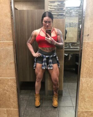 Maria  Spiro Instagram - Body built for purpose 💪🏼⛓ #watchroh #maneater #girlswholift #girlswithmuscle #bodybuilding #fitnessmotivation #girlswithtattoos