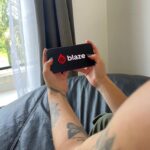 Maria Venture Instagram - eu, Totônio e @jogueblaze 🤍 o site é muito prático de usar, porém é maiores de 18 anos! ps: não se esqueçam de ler as diretrizes e de apostar com consciência e responsabilidade, viu? é importante!