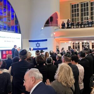 Marie-Agnes Strack-Zimmermann Instagram - „Ja, wir müssen andere Meinungen auch ertragen können. Antisemitismus ist jedoch keine Meinung, sondern ein Angriff auf die Menschlichkeit.“

Ich danke der Jüdischen Gemeinde von Herzen für diese besondere Auszeichnung mit der Josef-Neuberger-Medaille und Hape Kerkeling für eine bemerkenswerte, sensible und den Umständen angemessen humorvolle Laudatio. Wer mich kennt weiß, dass ich nicht oft sprachlos bin. Heute bin ich es.