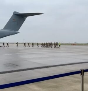 Marie-Agnes Strack-Zimmermann Instagram - Pünktlich vor Weihnachten konnten wir unsere Soldatinnen und Soldaten in Empfang nehmen, die von der UN-Mission #Minusma aus #Mali zurückkehrt sind.

Solange es möglich war, haben unsere Soldatinnen und Soldaten vor Ort, zusammen mit unseren Partnern, für Stabilität in der Region in Westafrika gesorgt. Für ihren Einsatz fernab der Heimat gilt unserer Bundeswehr mein großer Dank und meine tief empfundene Anerkennung.

Unsere Soldatinnen und Soldaten sind täglich im Einsatz, um unsere Freiheit, unseren Frieden und unsere Werte zu schützen. Dafür gebührt ihnen Respekt und Rückendeckung und vor allem gehören hierzu eine anständige materielle und personelle Ausstattung.