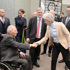 Marie-Agnes Strack-Zimmermann Instagram - Mit Wolfgang Schäuble verliert Deutschland einen herausragenden Politiker, der mit scharfem Verstand und spitzem wie tiefgründigem Humor die deutsche und europäische Politik geprägt hat wie kaum ein anderer. In Dankbarkeit sind meine Gedanken bei seiner Frau und seiner Familie.