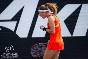 Marie Bouzková Instagram - Fighting through💪🏼🐬 Excited for quarters tomorrow night✨ Muchas gracias por vuestra energia hoy🤗🙏🏼 @gdlopen