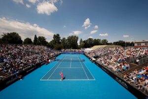 Marie Bouzková Instagram - Couldn’t have wished for a more special way to win my first WTA title❤️🙏🏼 @tennispragueopen / Splněný sen a kde jinde než doma s vaší podporou❤️🍓🙏🏼 Thank you to everyone who has supported me, my family, friends, and team!🤗 Lets keep building💪🏼🐬 #teamYahoda @wta #pavellebeda @sportpics.cz