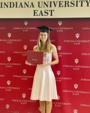 Marie Bouzková Instagram - Class of 2022!!❤️🎓 I would like to thank @iueast and @wta for providing the opportunity to complete my business degree completely online as it has been one of my life goals. It felt very special to spend the day on campus and also take part in the Commencement Ceremony. I am proud to be a Red Wolf!