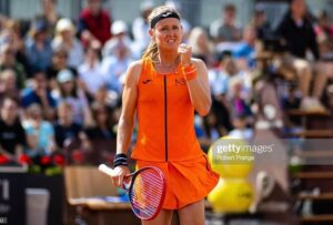 Marie Bouzková Instagram - A day filled with energy🔥🙏🏼 @internazionalibnlditalia Onto the next round tomorrow🥰🐬