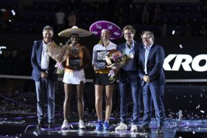 Marie Bouzková Instagram - Another unforgettable week in @wtaguadalajara 💜 Congratulations @sloanestephens 👏🏼 Thank you for your support, it means a lot🤗 Tienes mi corazón Guadalajara💜 Nos vemos el año que viene🤗 @wta #teamMary🐬