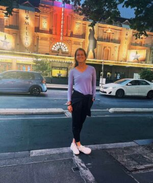 Marie Bouzková Instagram - Arrived today to Melbourne with the team☺️☀️ Back on courts tomorrow💪🏼🎾🐬